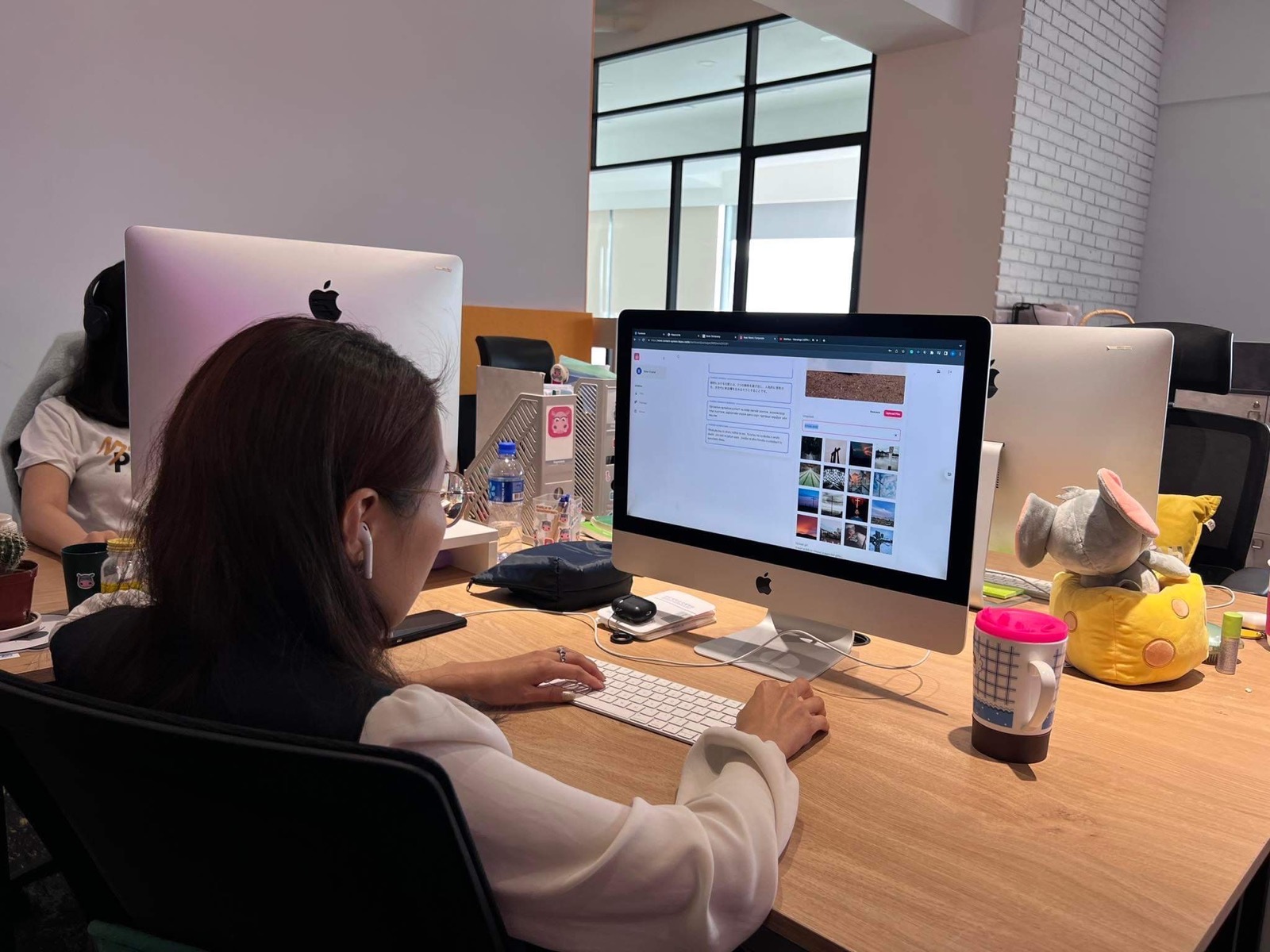 HippoCards product work at a desk