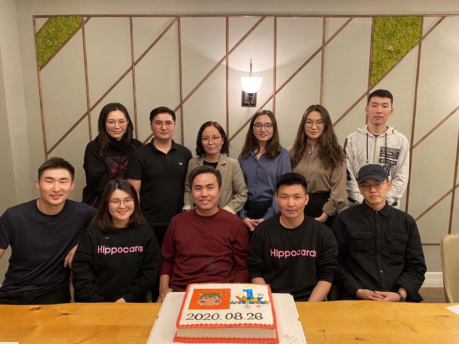 HippoCards team celebrating together